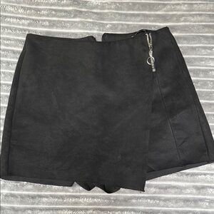 Chic Black Mini Skort with Zipper Detail Zara Basic M